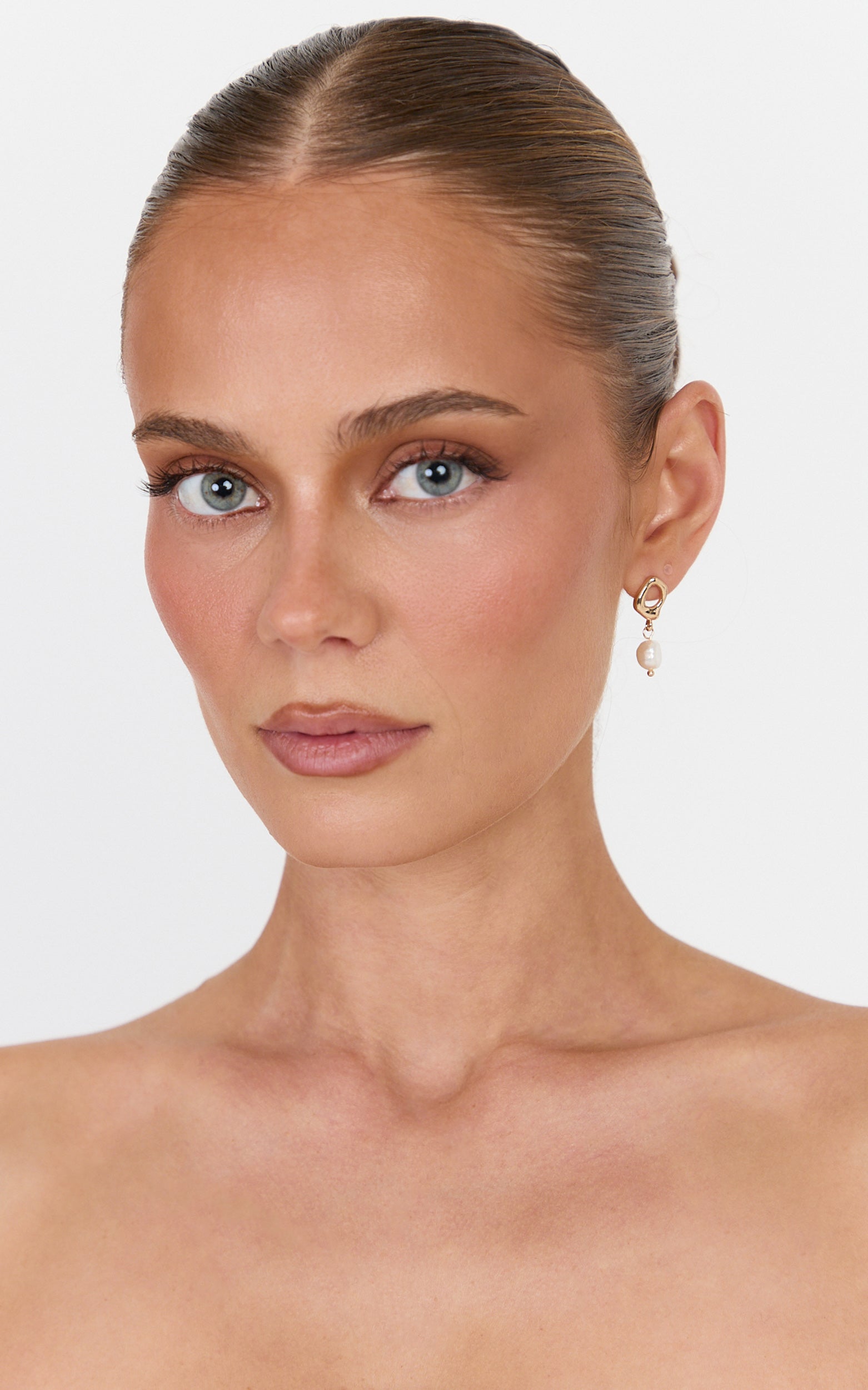 Jodie Earrings - Pearl Drop Earrings in Gold