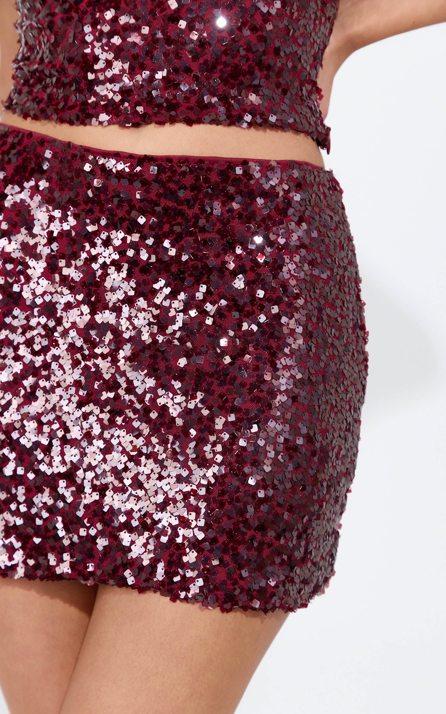 Almira Mini Skirt - Low Rise Sequin Skirt in Wine