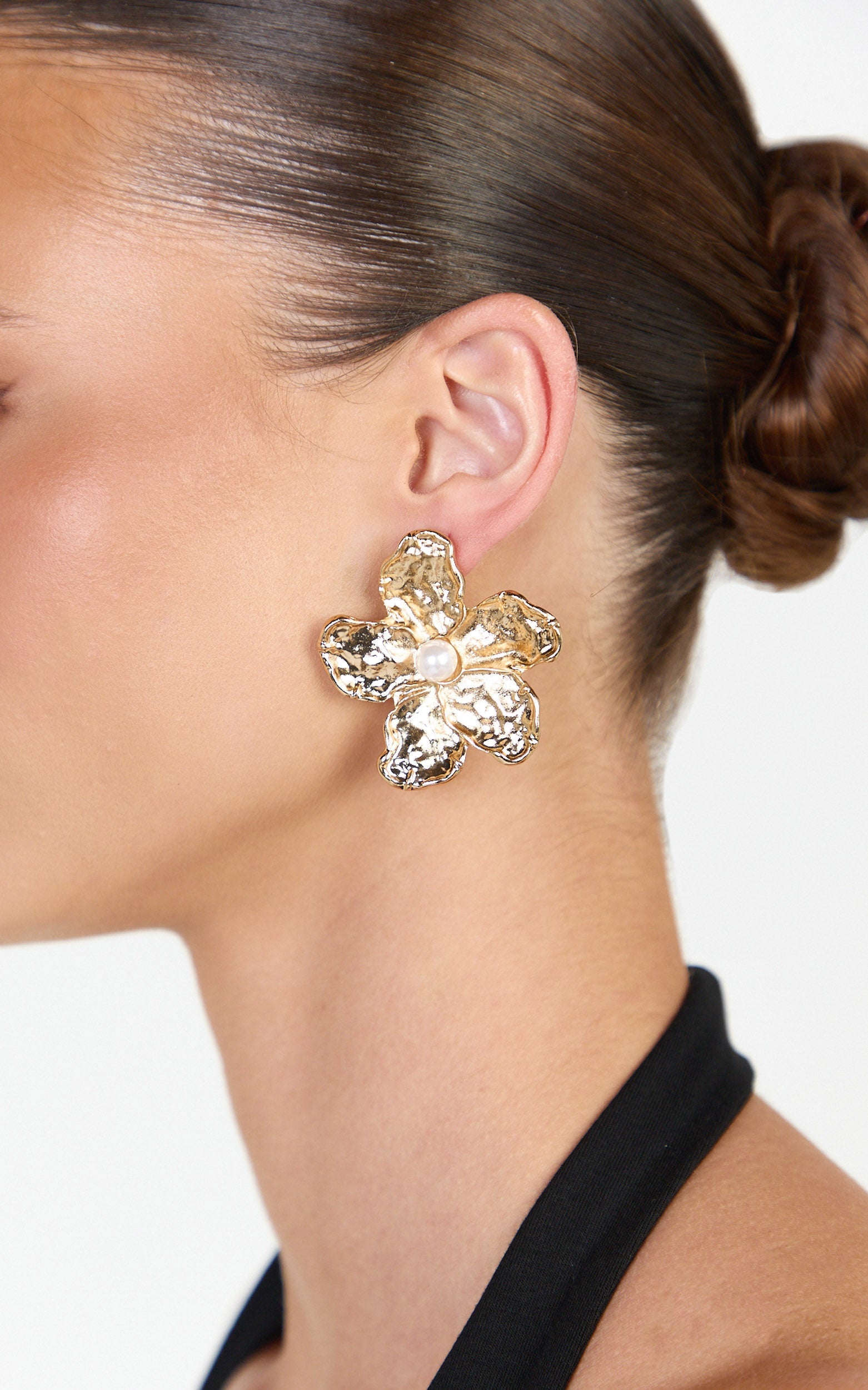 Wilda Earrings - Flower Pearl Stud Earrings in Gold