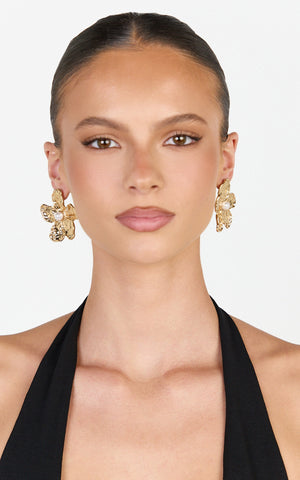 Wilda Earrings - Flower Pearl Stud Earrings in Gold