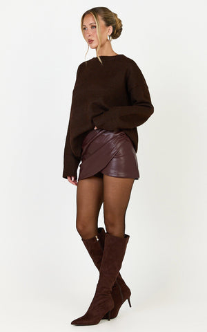 Patricia Mini Skirt - Mid Rise Fitted Patent Leather Skirt in Wine