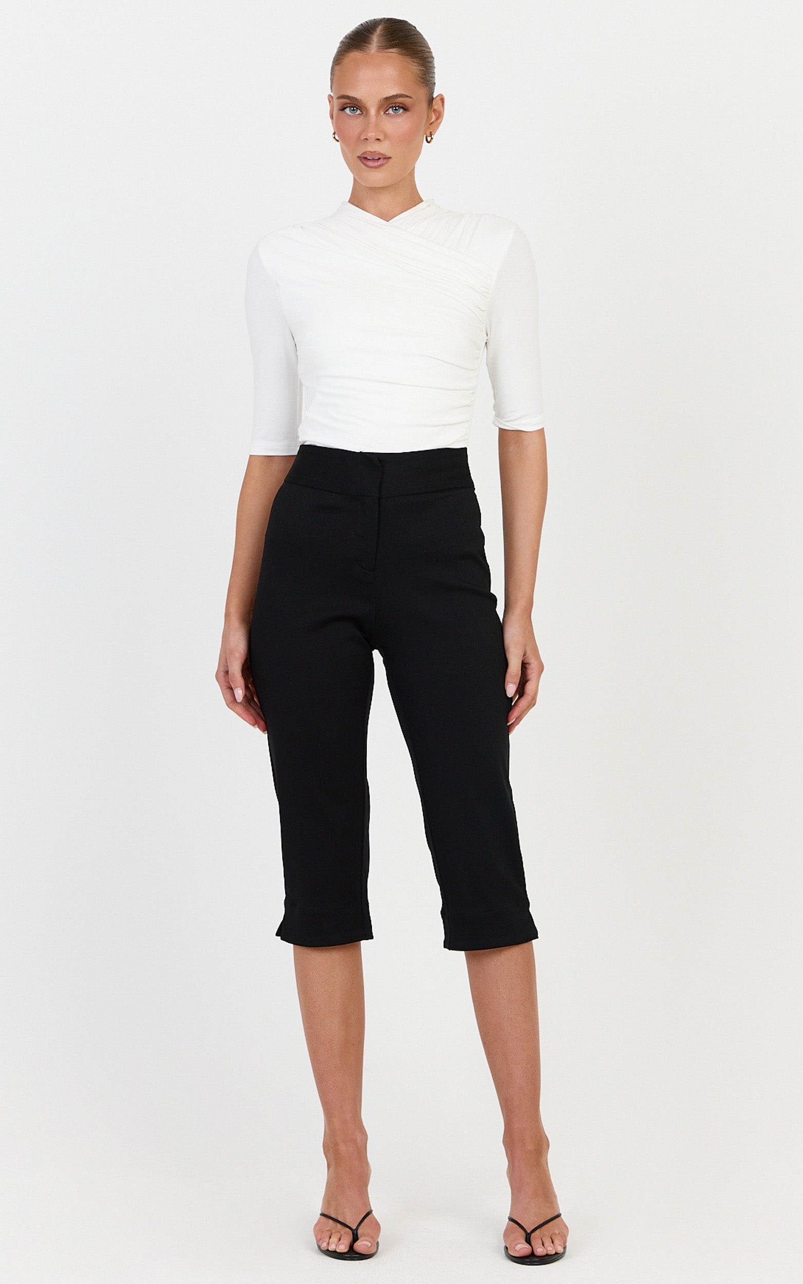 Nadine Pants - Mid Rise Fitted Split Leg Capri Pants in Black