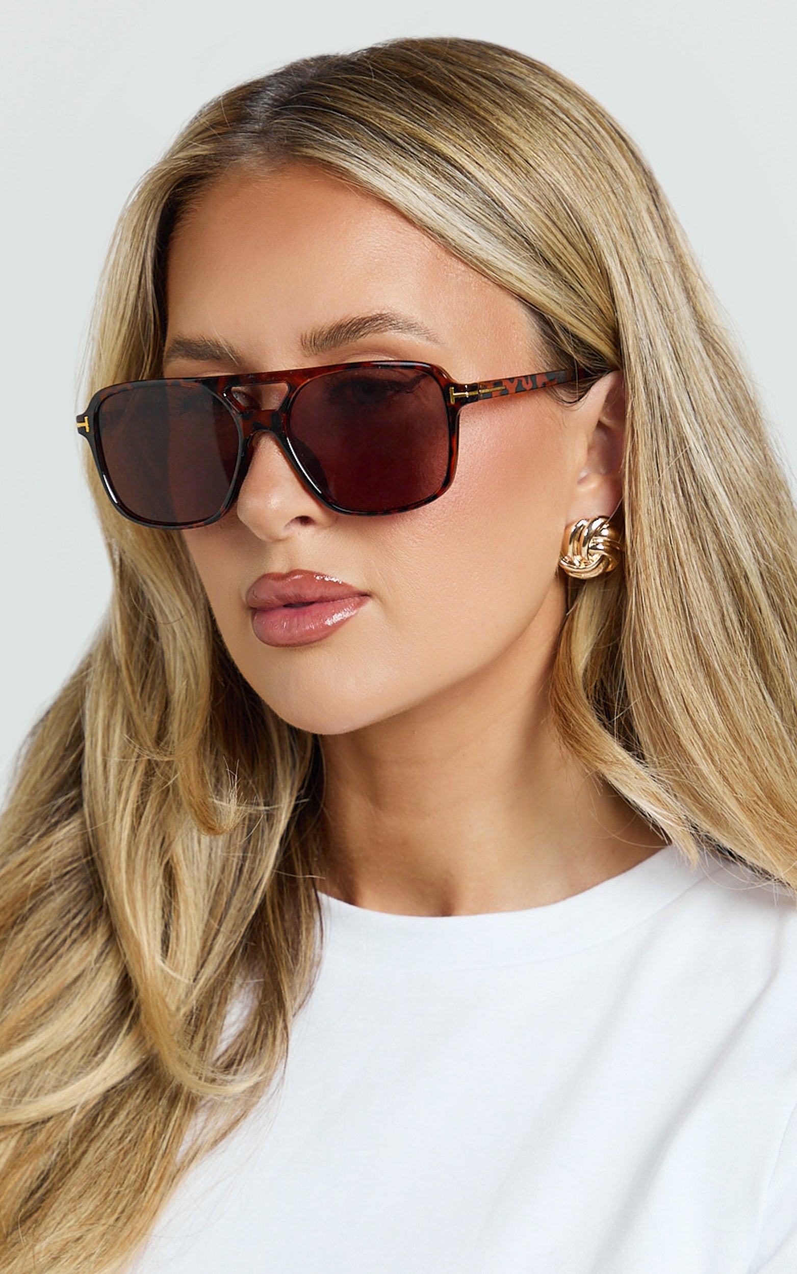 Vera Sunglasses - Square Sunglasses in Torte