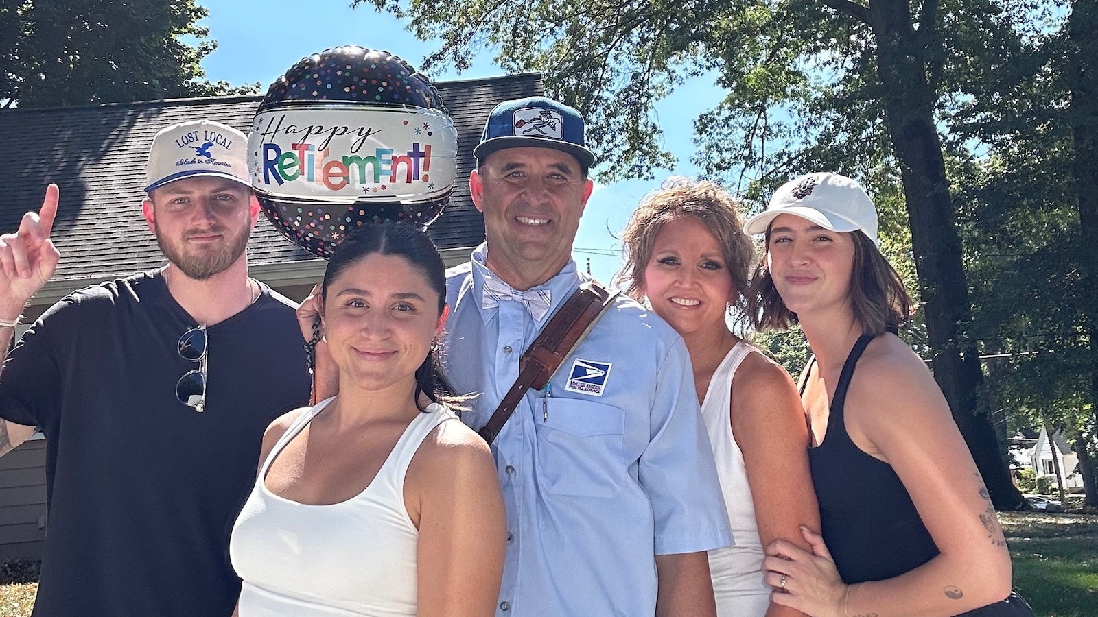 Mail Carrier's Heartwarming Retirement Send-Off Goes Viral